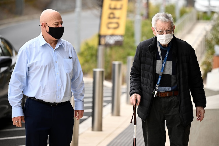 Melissa Caddick's brother and father arrive at court