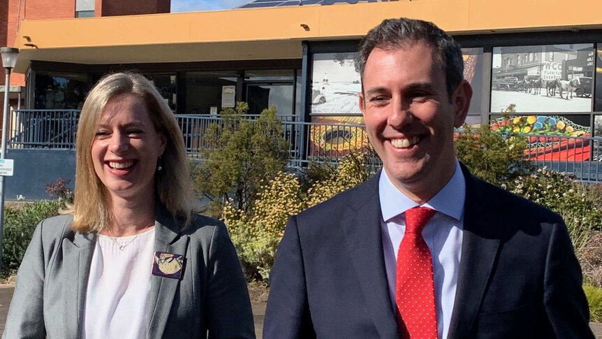 Tasmanian ALP leader Rebecca White (L) and Shadow Federal Treasurer Jim Chalmers stand side by side outside.