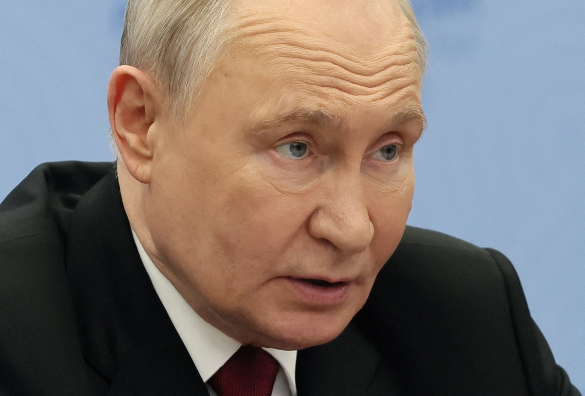 'Panicked' Putin has big decision to make, and 'could go nuclear'