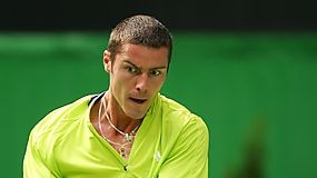 Marat Safin will play an in-form Andy Roddick in the next round.
