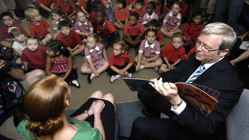 More good polls: Opposition Leader Kevin Rudd campaigning at a Perth school