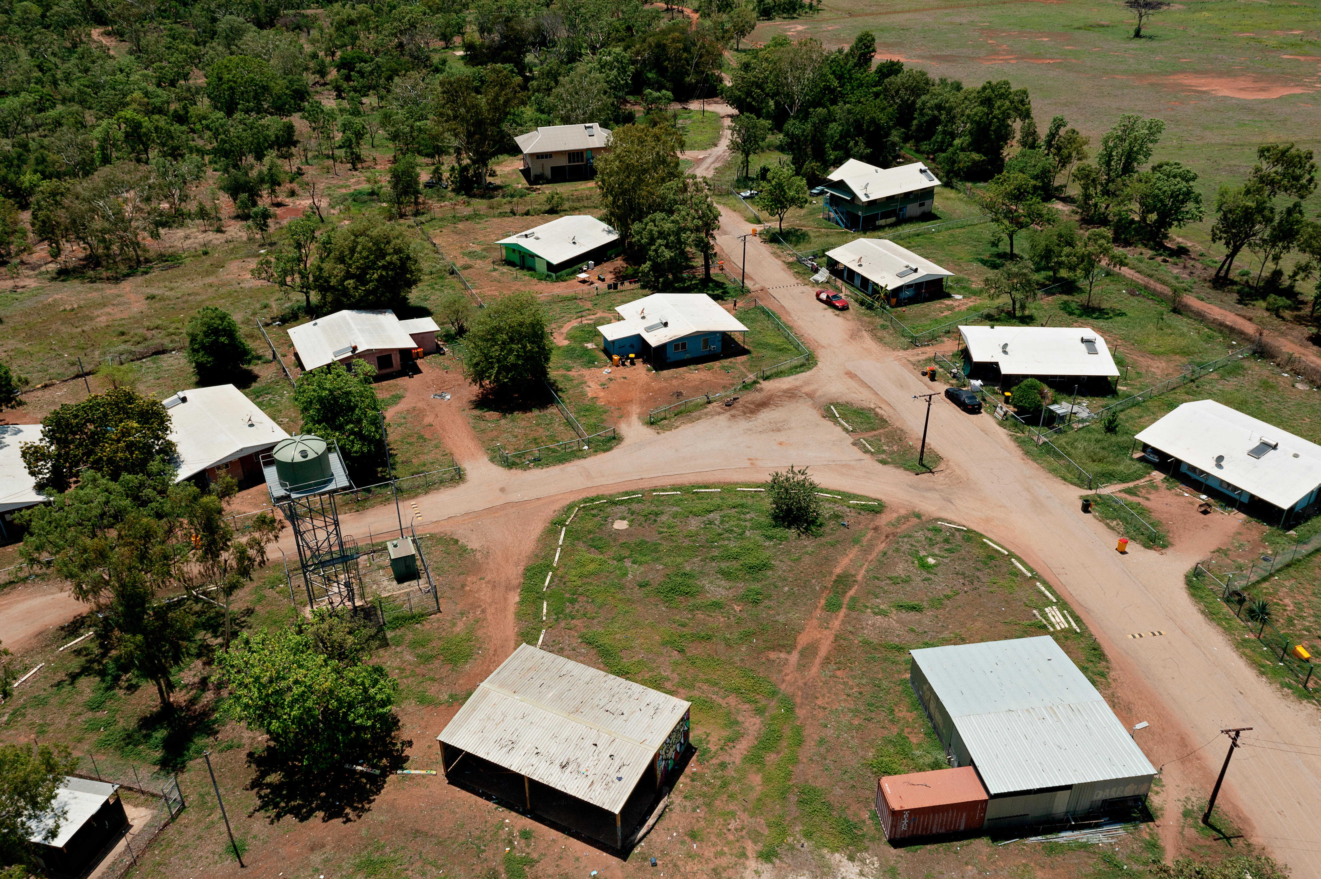 NT COVID outbreak traps Binjari and Rockhole community residents in two