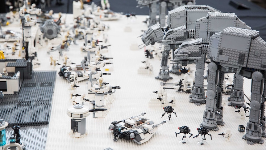 Lego recreation of Star Wars battle scene.