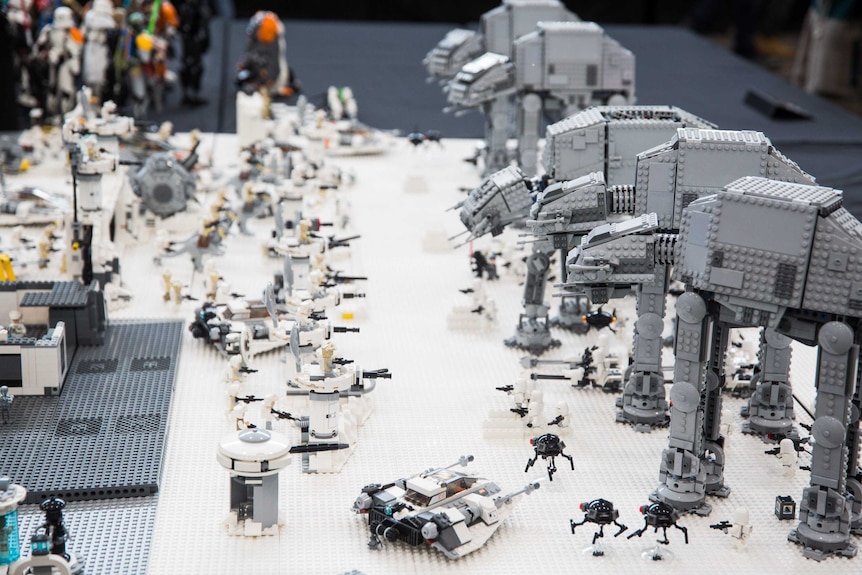 Lego recreation of Star Wars battle scene.