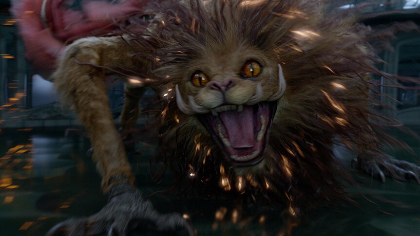 Colour still of a creature from 2018 film Fantastic Beasts: The Crimes of Grindelwald.