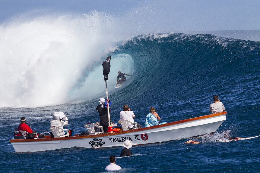 Kelly Slater scores a perfect barrel in Fiji