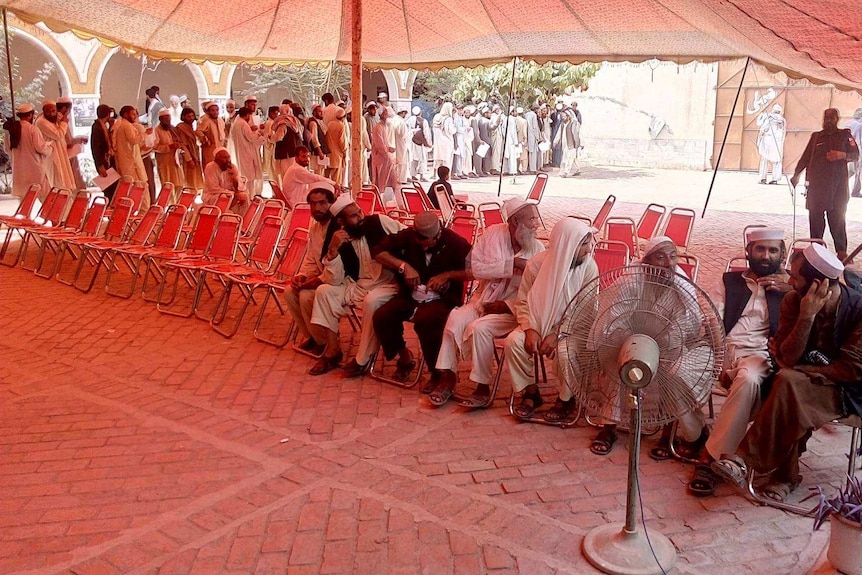 Refugees joining the queues for resettlement support in Bara, Khyber Agency