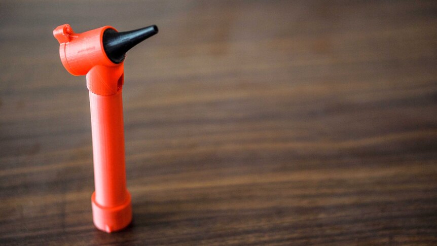 A 3D-printed plastic otoscope.