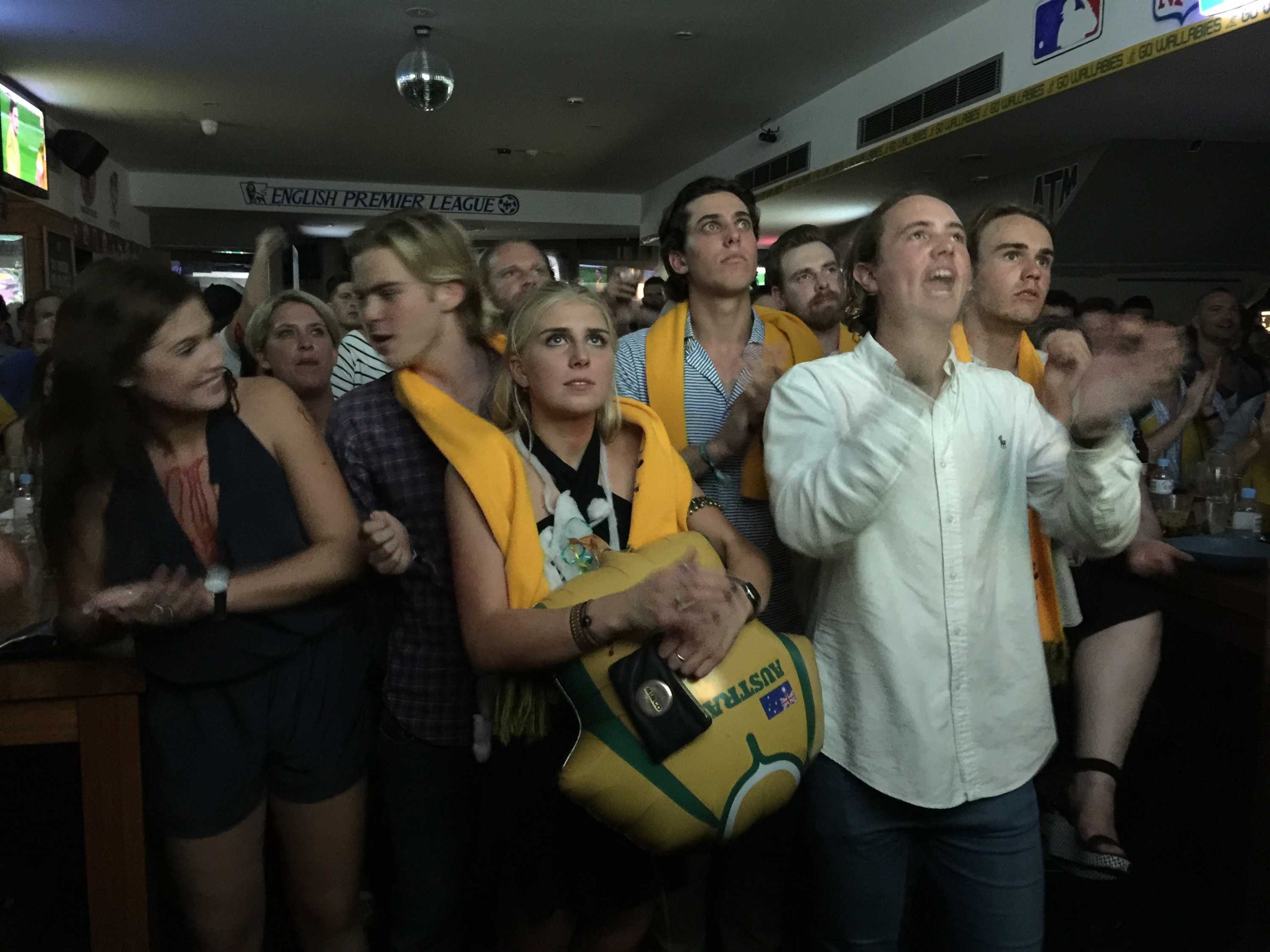 Rugby World Cup: Australian fans 'shattered' after All Blacks defeat ...