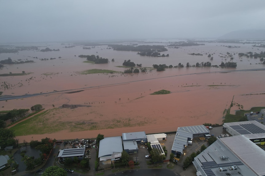 Drone footage shows flooding in Smithfield in Cairns.