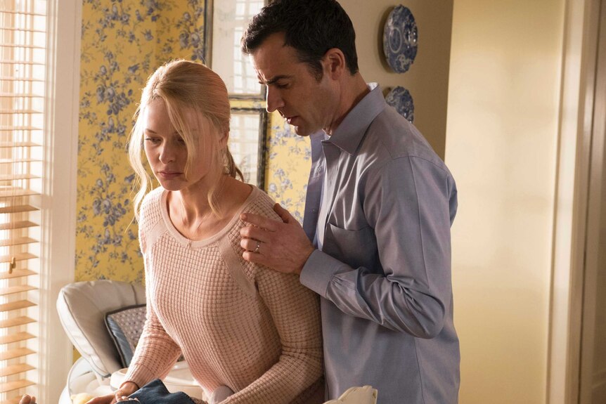 Rebecca Ferguson and Justin Theroux in The Girl on the Train.