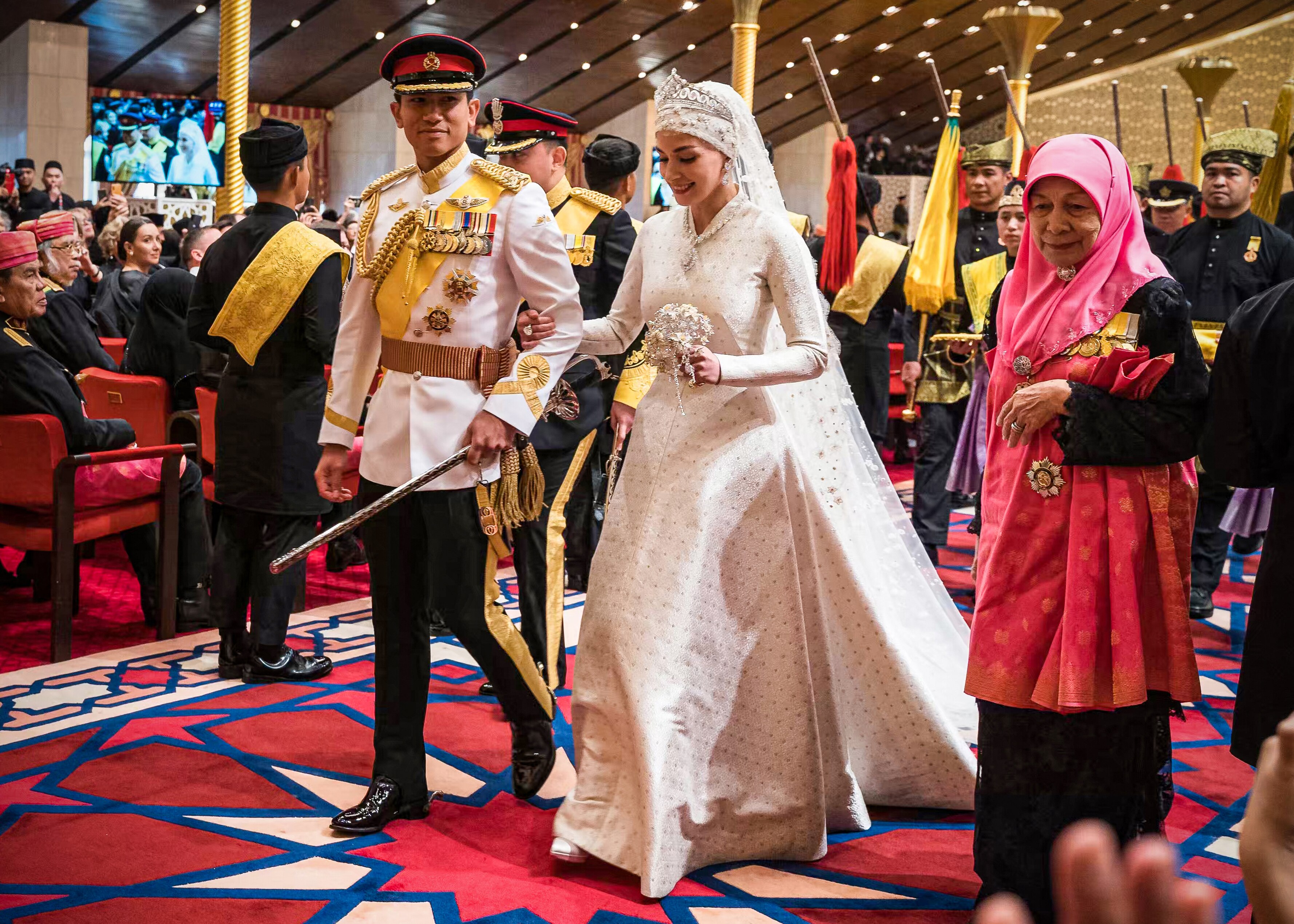Brunei's Prince Abdul Mateen officially marries Yang Mulia Anisha Rosnah in lavish 10-day royal
