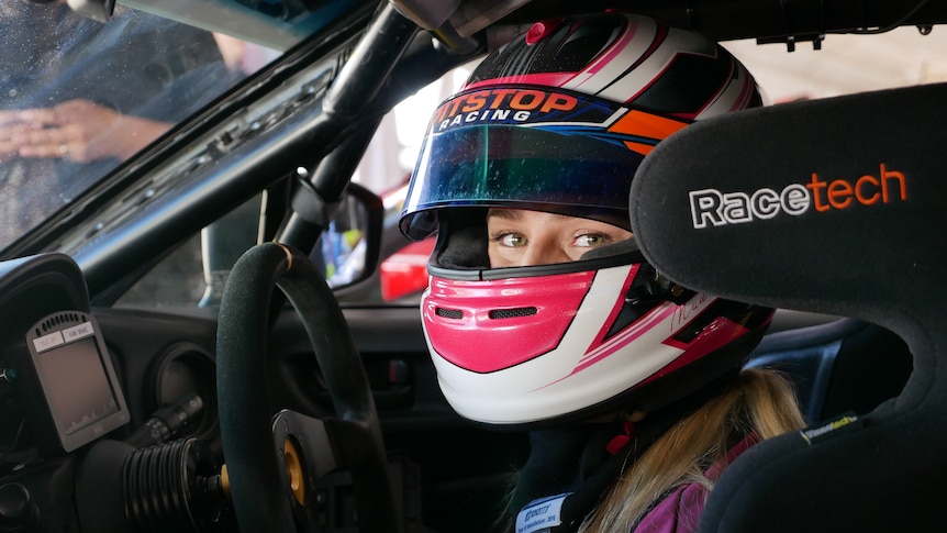 Madison Dunston, pilote de la Toyota 86 Series, se prépare pour Townsville 500