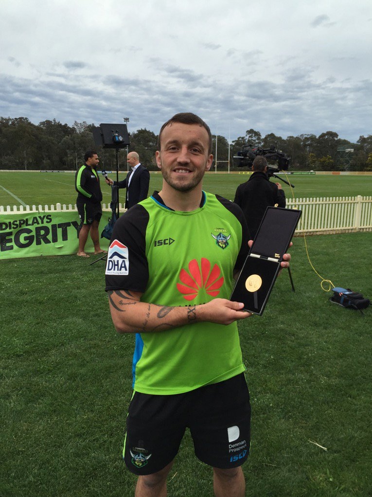 Josh Hodgson with the Warren Ryan Medal