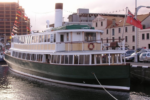 Cartela at Victoria Dock in 2007