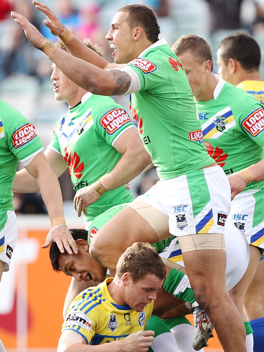 Canberra hold on to beat Eels