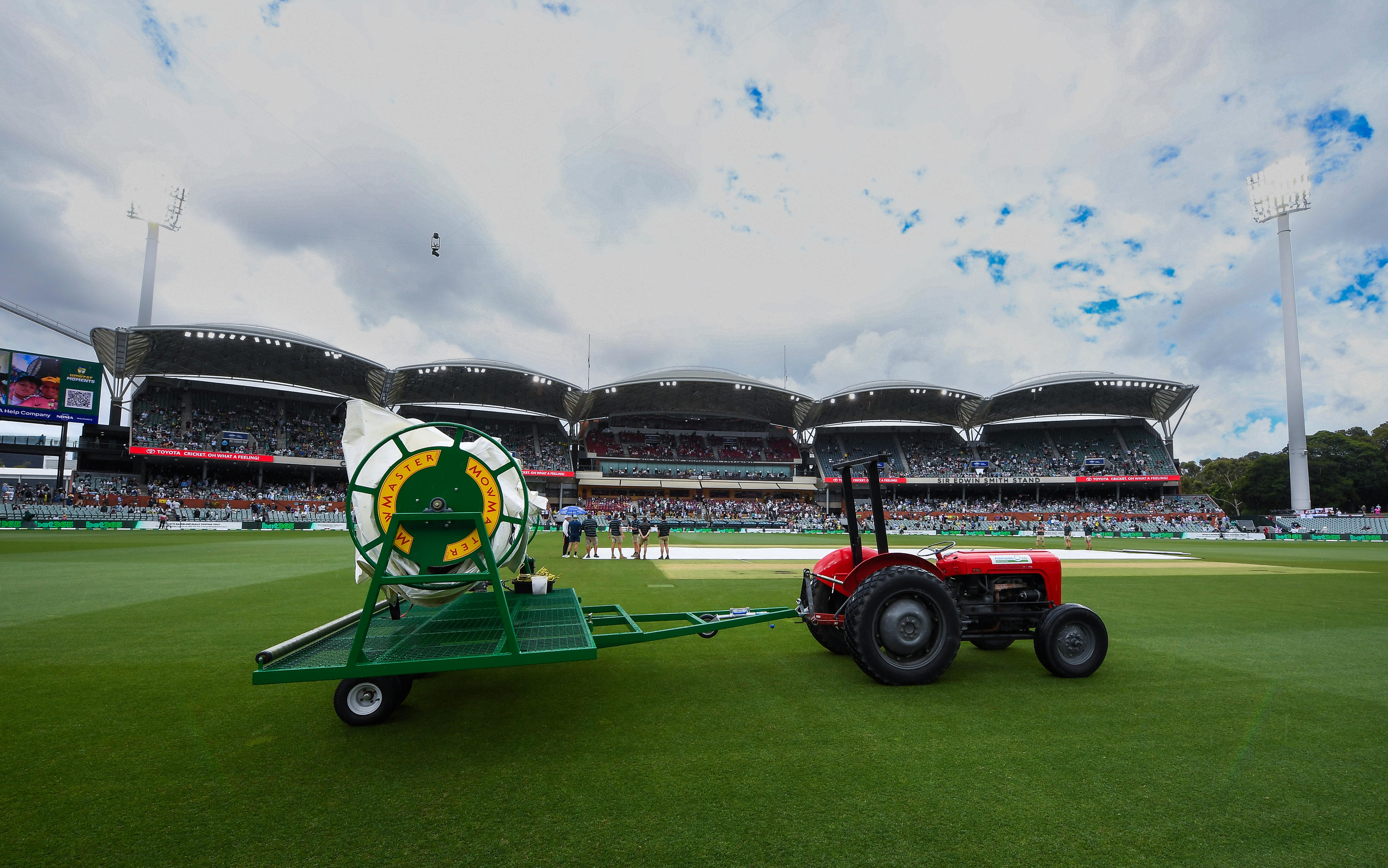 Live: Rain stops play as Australia remains four wickets from Ashes victory