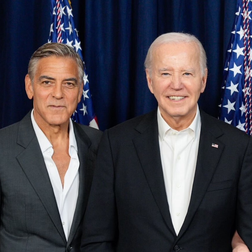 Joe Biden, George Clooney, Julia Roberts and Barack Obama stand side-by-side.