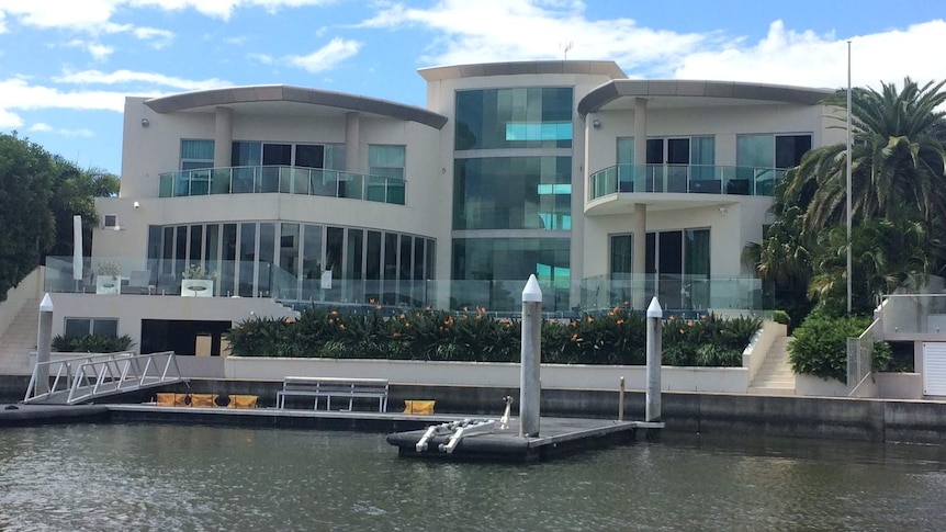 Sovereign Island home sold at a significant loss