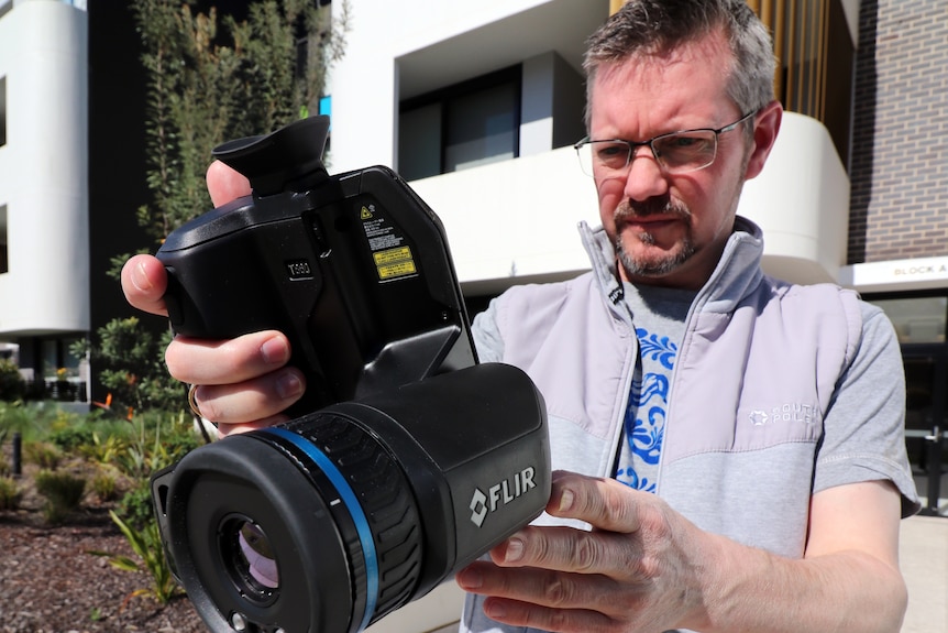 Sebastian Pfautsch with Flir camera.