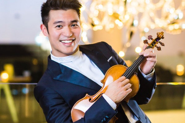 Promotional photo of violinist superstar Ray Chen.