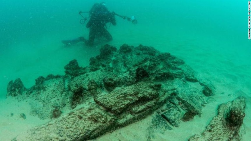 Portuguese archaeologists find centuries-old shipwreck
