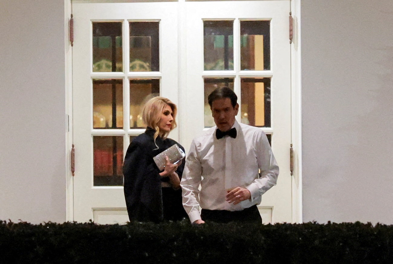 2026-04-26T020502Z_1750883038_RC2QWKATS2G6_RTRMADP_3_USA-TRUMP-DINNER (1)