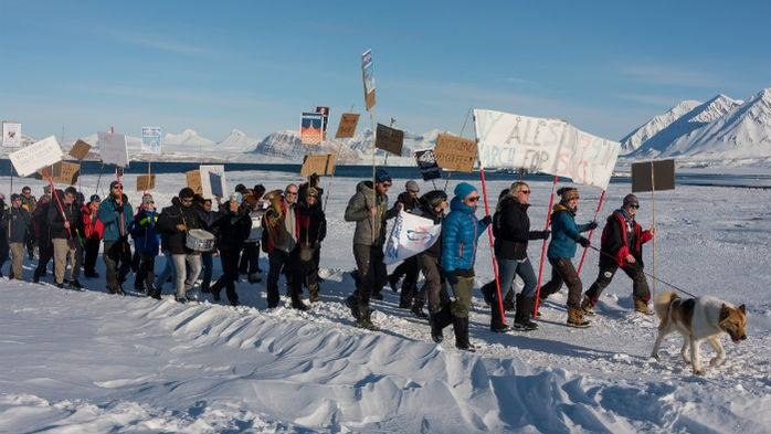 March for science held by the small Norwegian research village of Ny-Ålesund