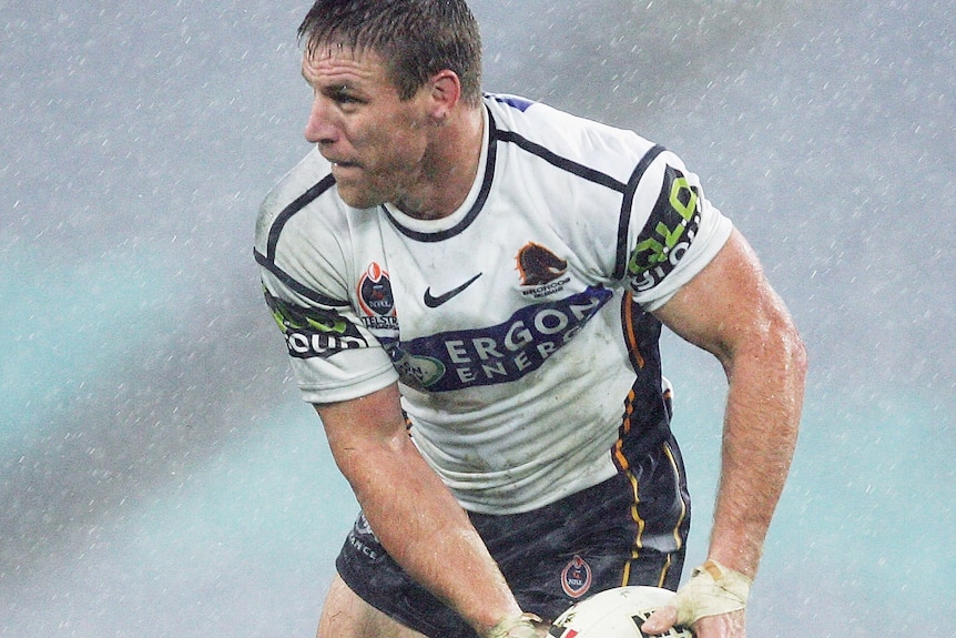 Brad Thorn passe le ballon