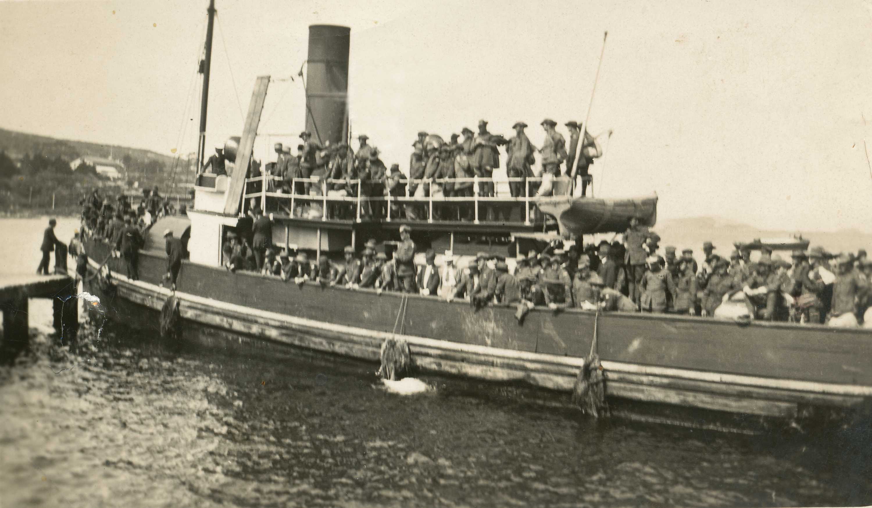 Anzac centenary Thousands flock to Albany to mark historic departure of WWI fleet ABC News