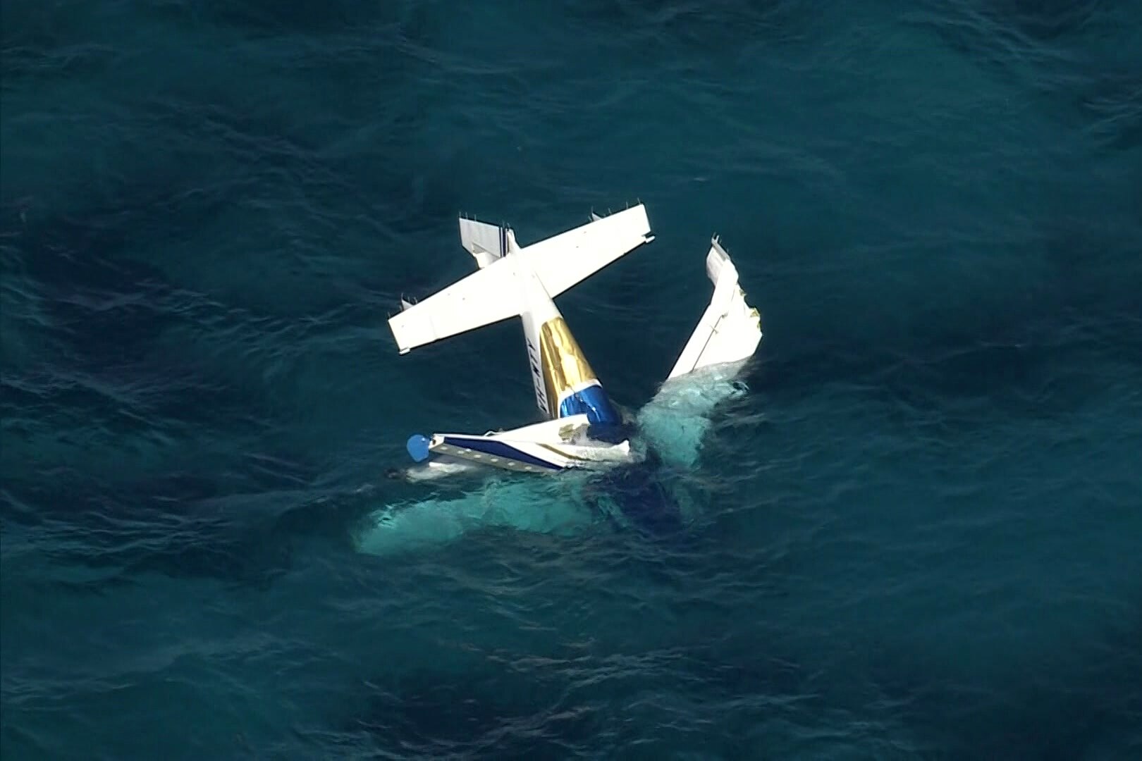 Perth couple who survived Rottnest Island plane crash give thanks to