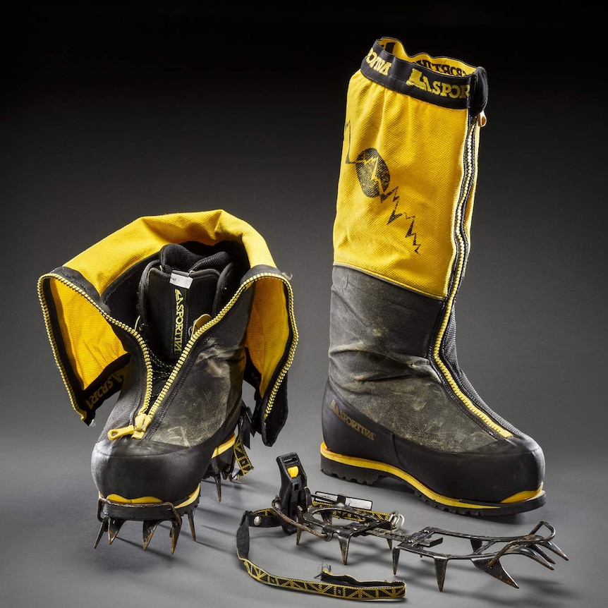 Improved climbing boots schematic