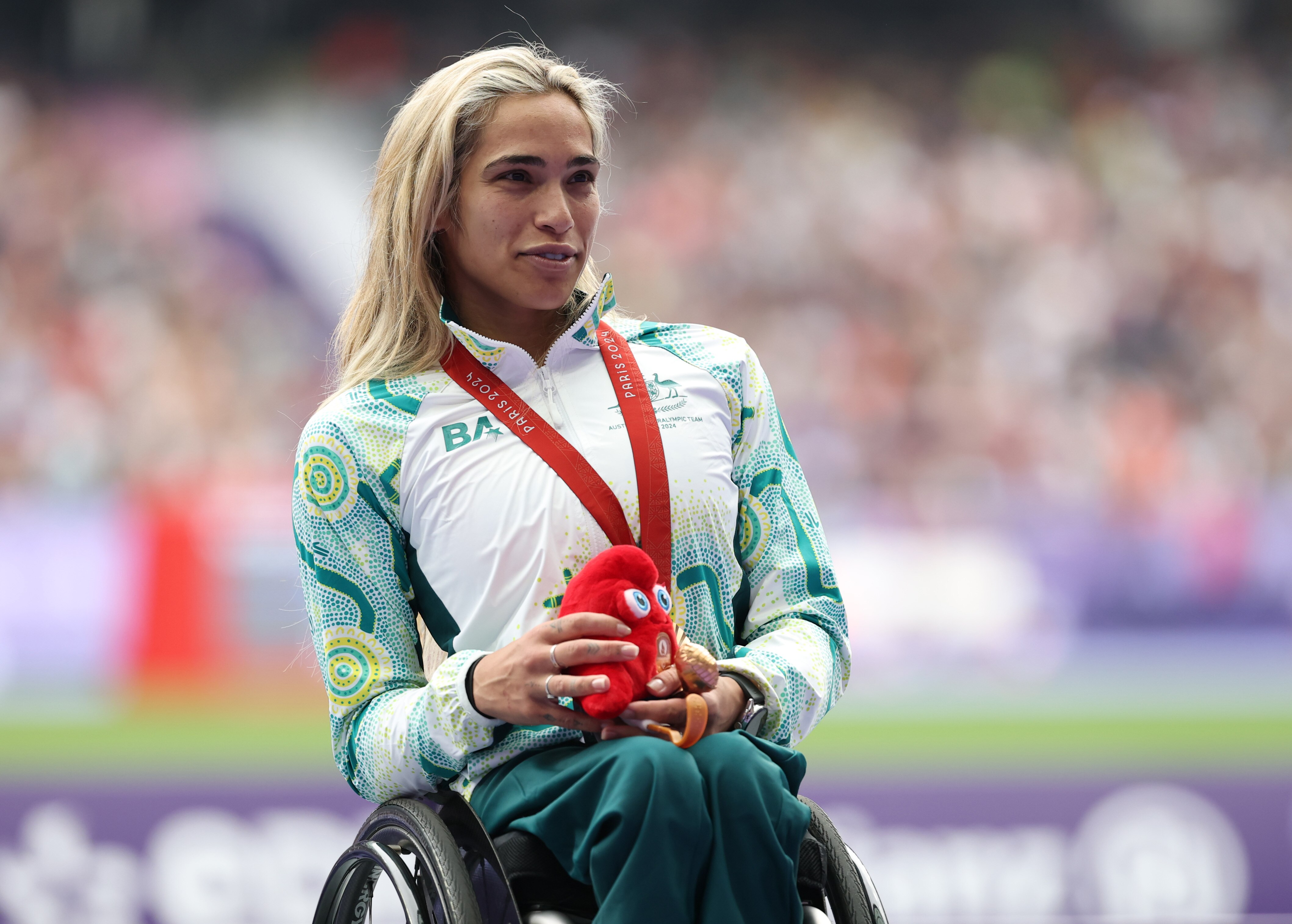Madison de Rozario with her bronze medal at the Paris Paralympics.