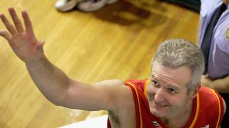 Andrew Gaze marks his 600th NBL game