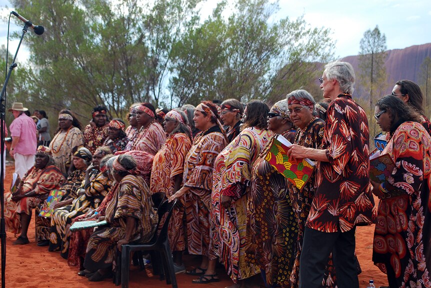 Choir at handback of Uluru
