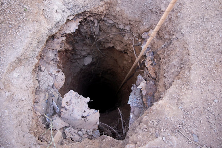 The narrow hole that the boy fell into, February 5, 2022.