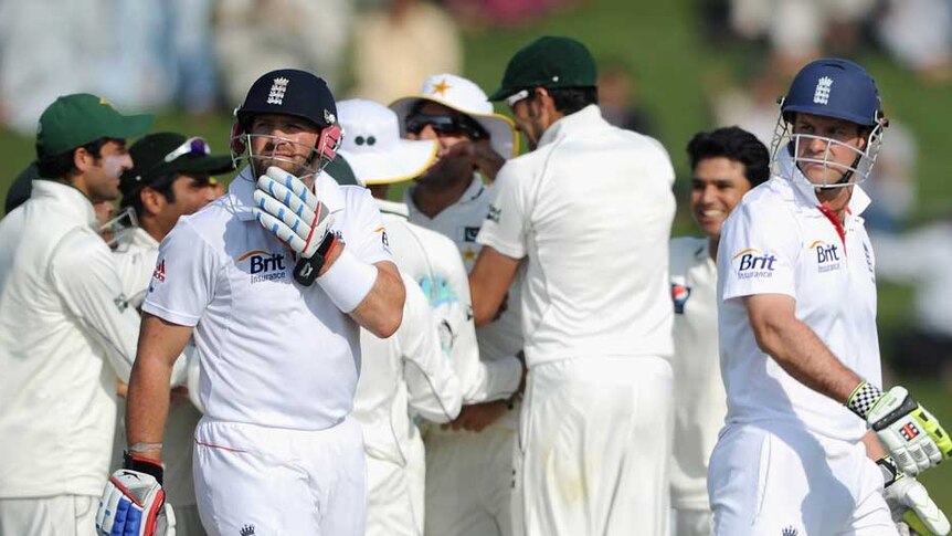 Strauss leaves the field after being dismissed