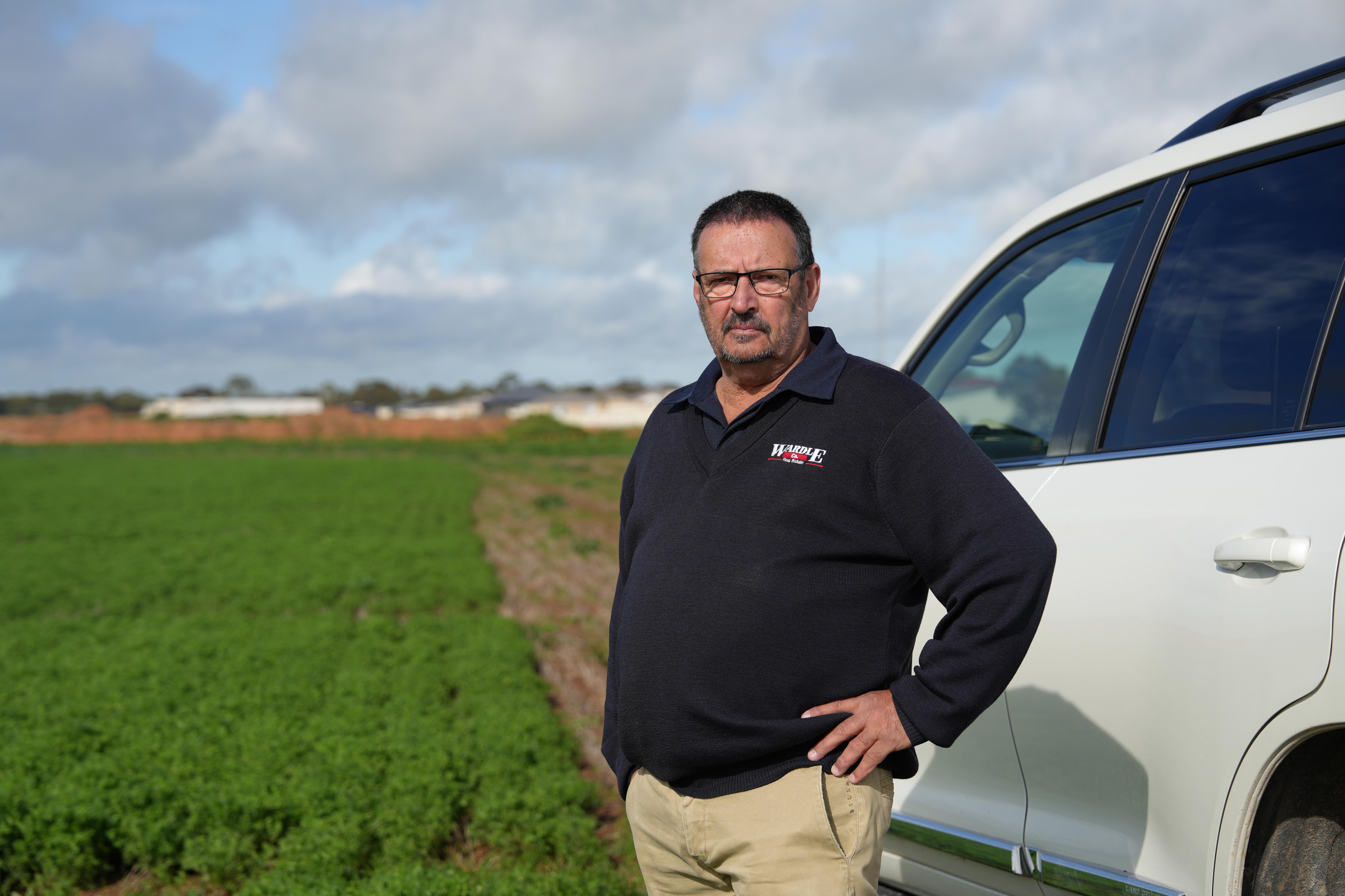 300-plus homes stalled as SA Water battles 'severe constraints'