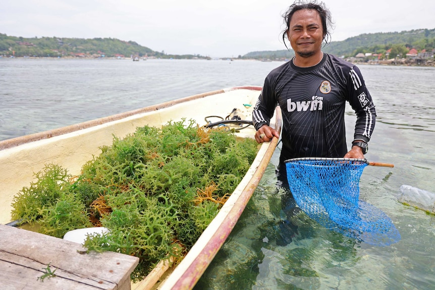 Wayan in the Ceningan Strait