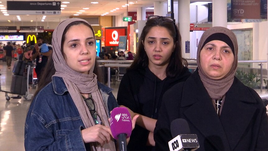 the Dawwas family arrive in Sydney from Gaza 160224