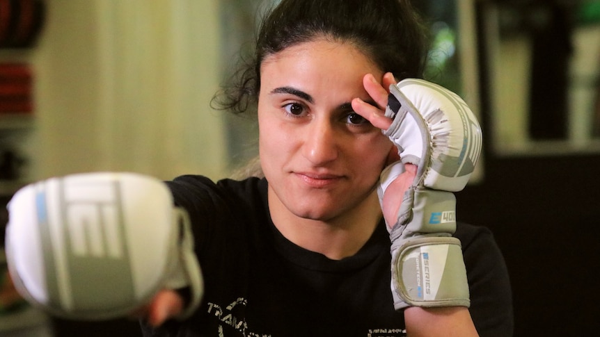 Amena's mum warned her about MMA. Can virtual reality protect her brain?