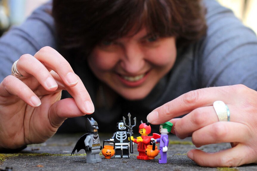 Alison Boomsma with Lego figurines
