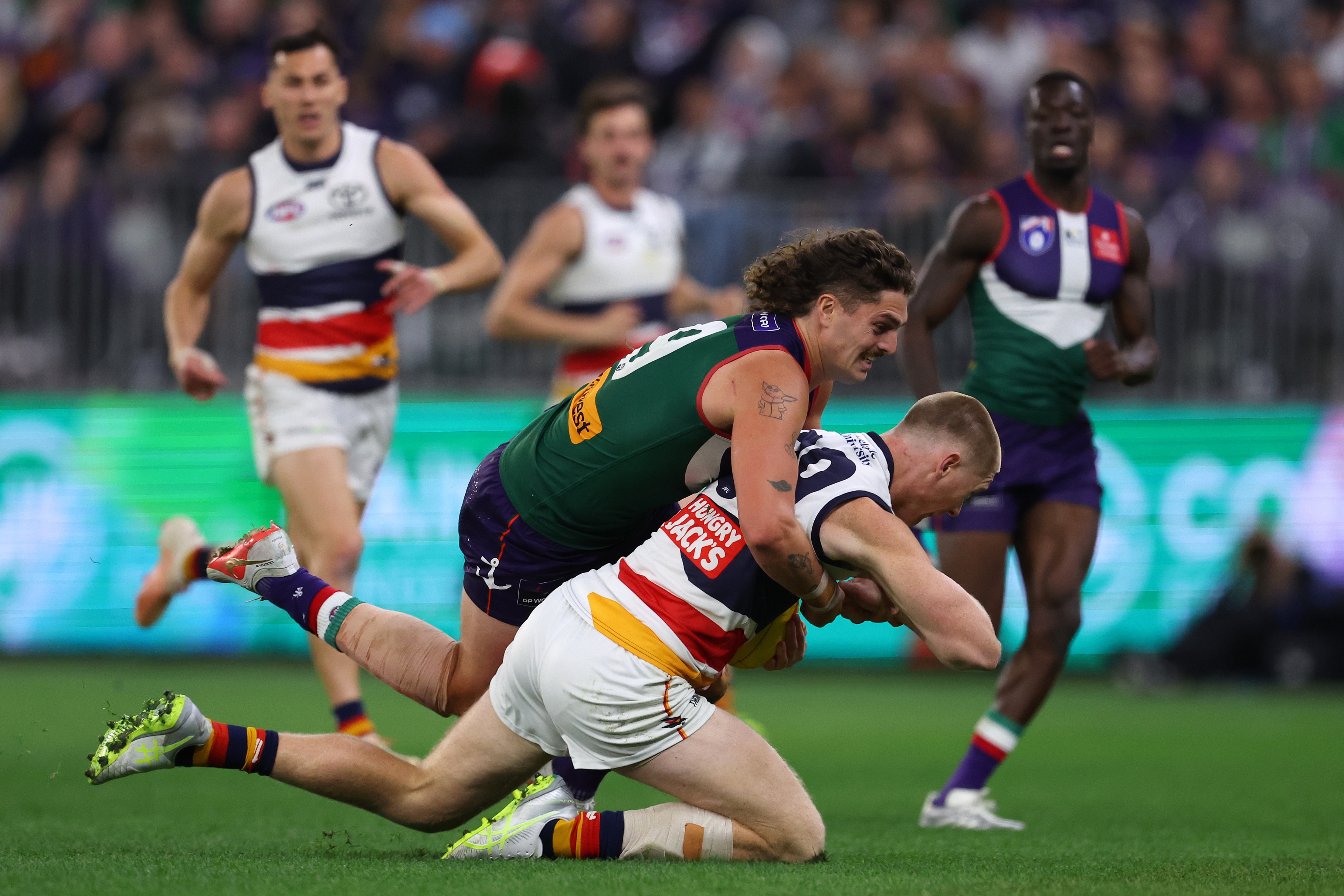 Live: Pressure intense as Fremantle-Adelaide thriller goes down to the wire