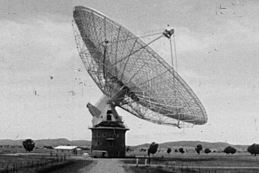 Parkes Observatory in black and white