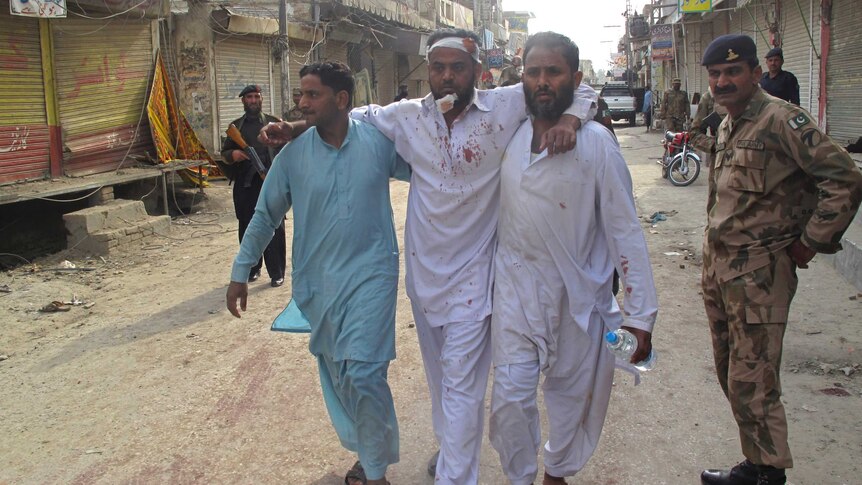 Shiite Muslims targeted in Pakistan blast