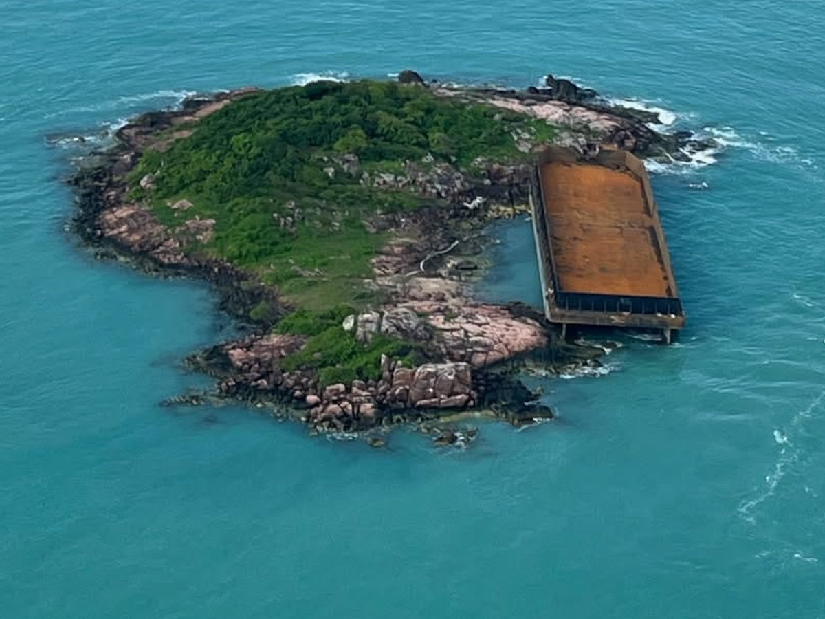 'Massive' foreign-owned barge washes up on a tiny island in the Torres Strait
