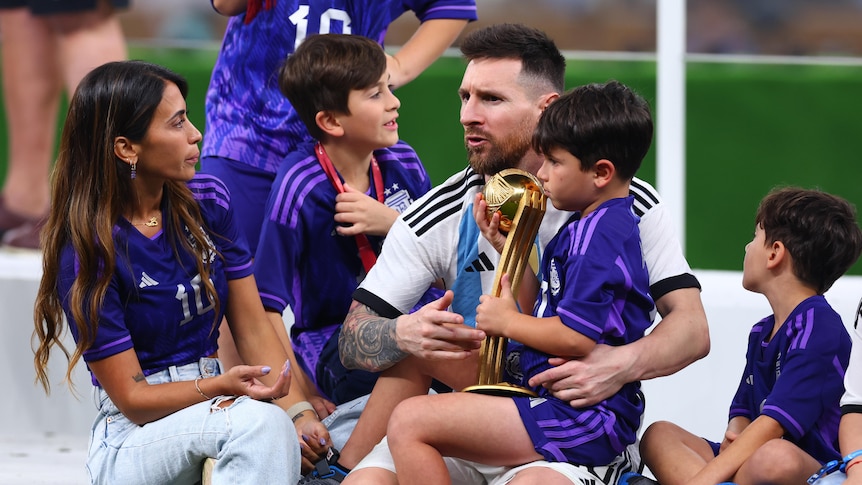 Lionel Messi a enfin remporté la Coupe du Monde de la FIFA et peut se targuer d’être le plus grand footballeur masculin de tous les temps