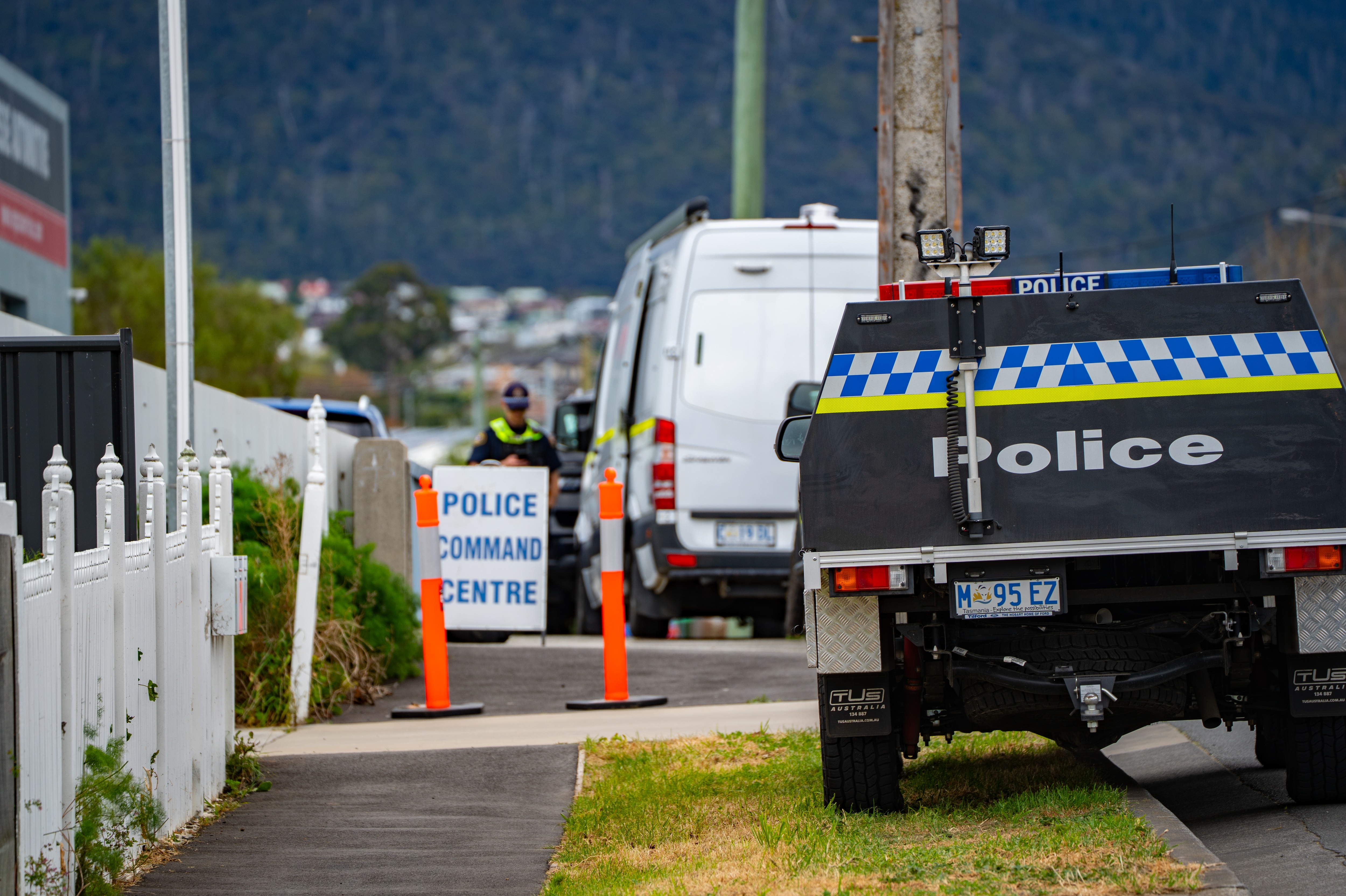 Body found in rivulet in Hobart's north by passer-by - ABC News & Headlines – Australian Broadcasting Corporation