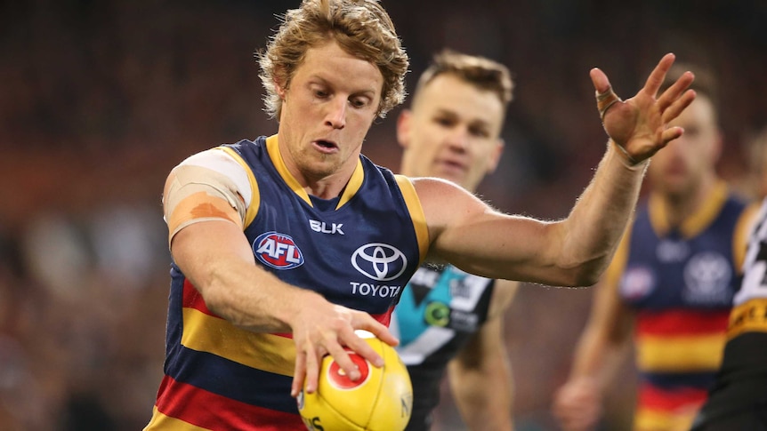 Rory Sloane on the footy field.