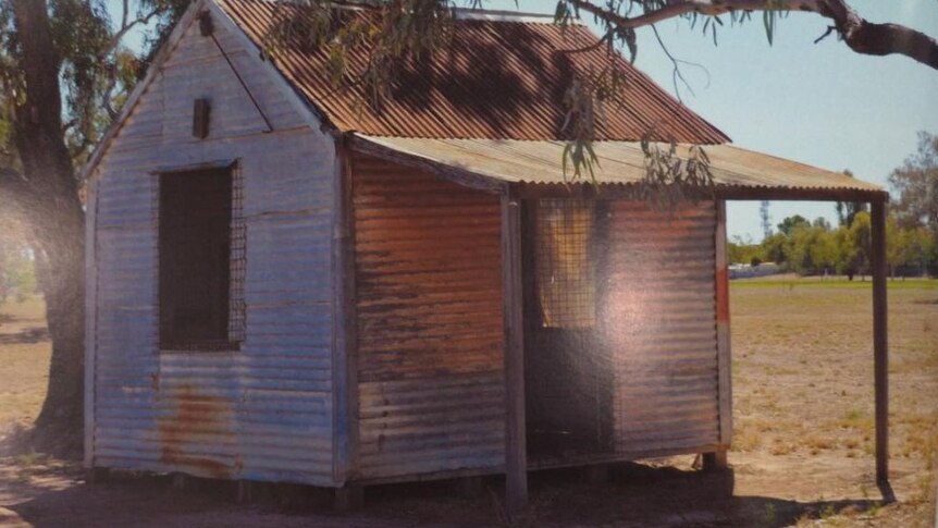 Gubug kecil yang berdiri di tengah Pemakaman Bourke, di New South Wales (NSW) ini dulunya digunakan sebagai mushola.
